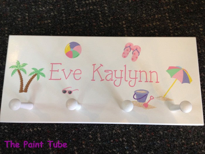 Eva Beach Design Wall Rack with Pegs